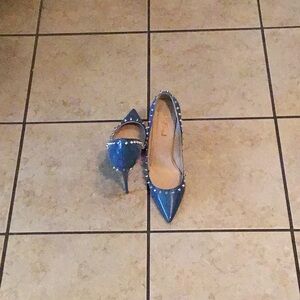 FSJ” Beautiful spiked Teal shoes 🦋🌸🌼(NWOT)